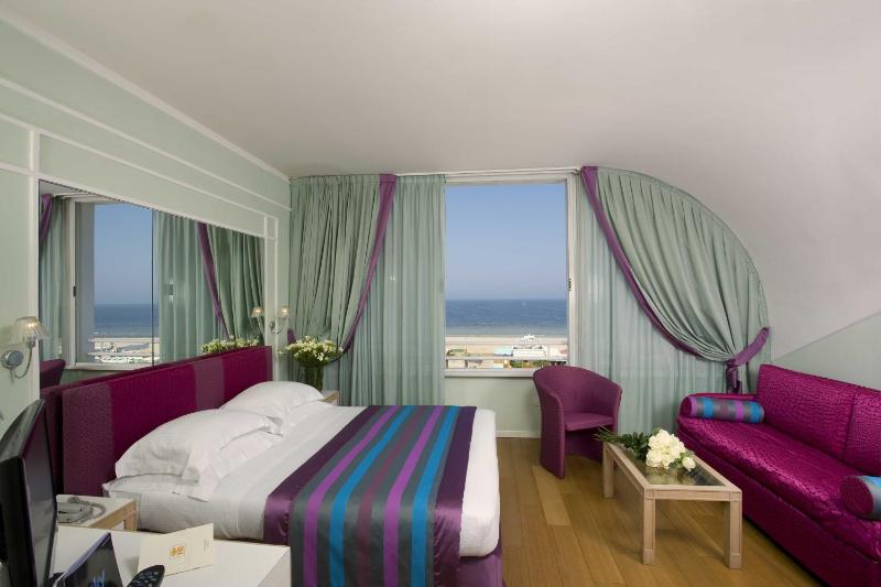 Junior Suite (2 Adults) image 1