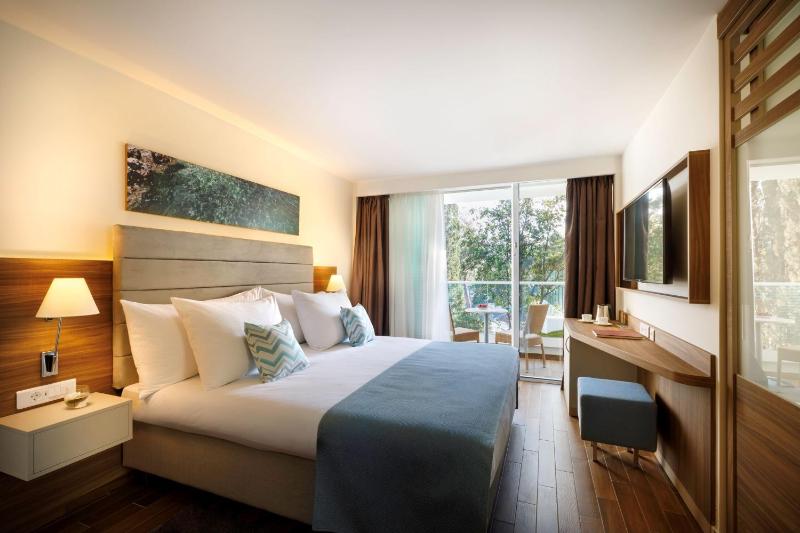 Room for 2+2  image 1