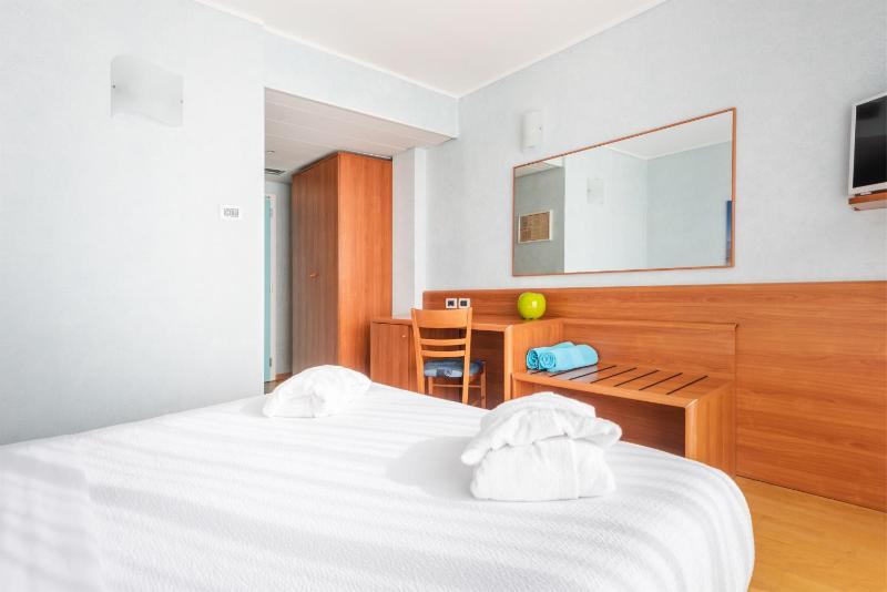 Standard Double or Twin Room image 1