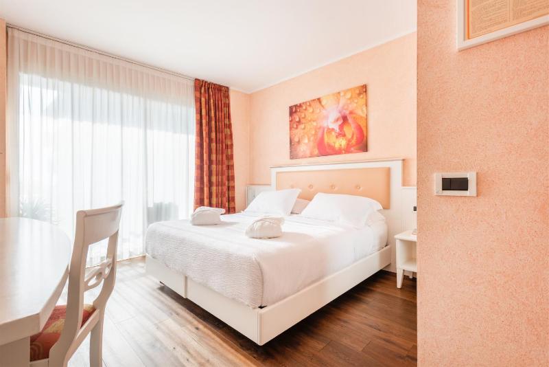 Comfort Double or Twin Room image 3