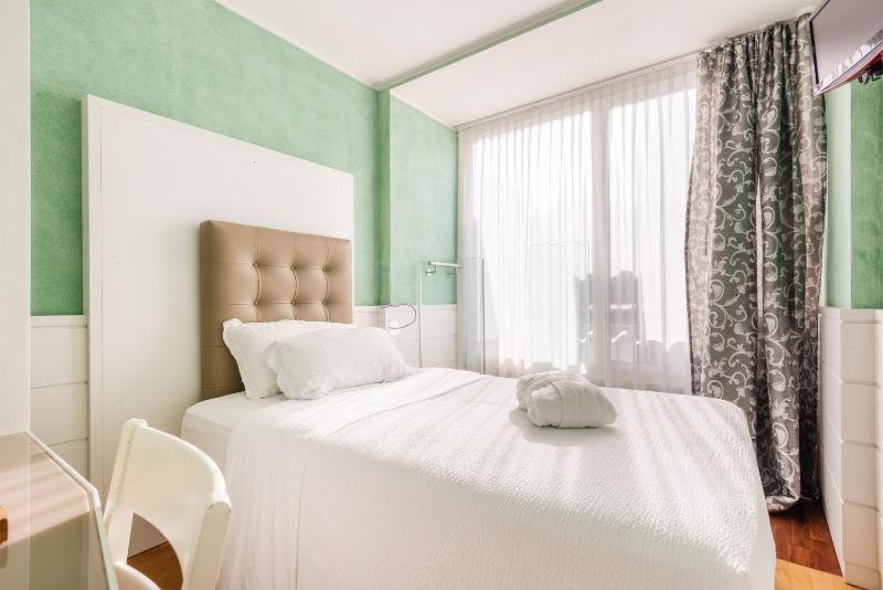 Superior Single Room image 1