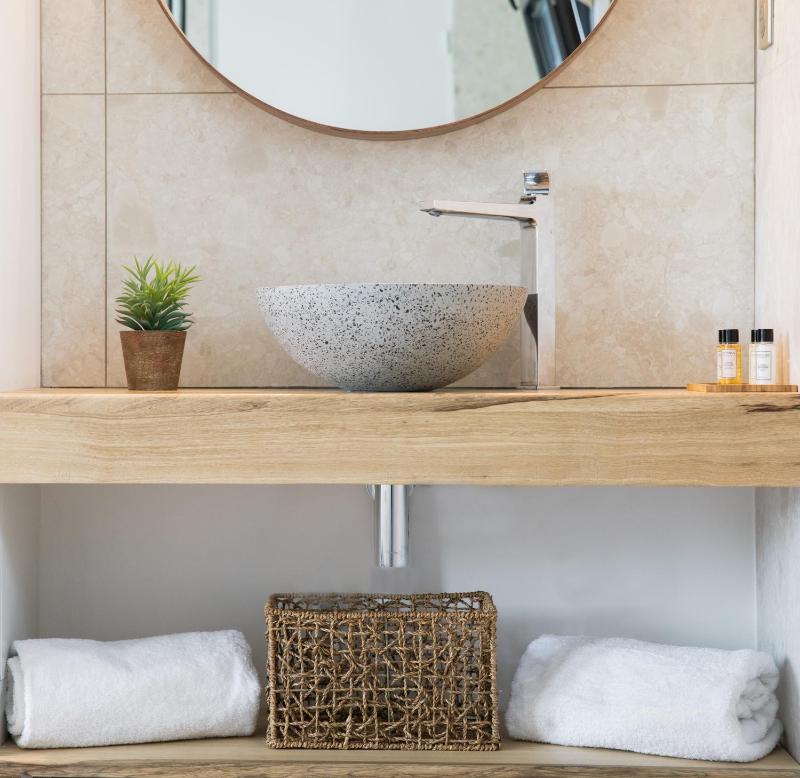 Deluxe Double or Twin Room image 4