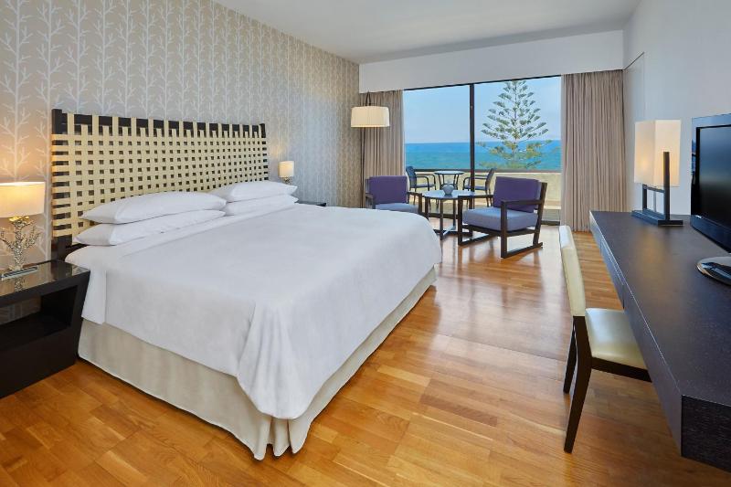 Premium King Room with Balcony and Sea View image 1