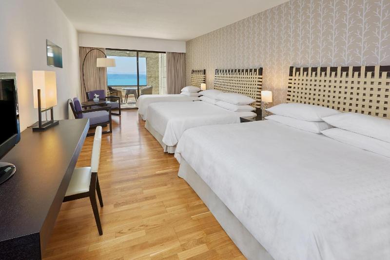 Family Room, Guest room, 1 King or 2 Twin/Single Bed(s) image 3