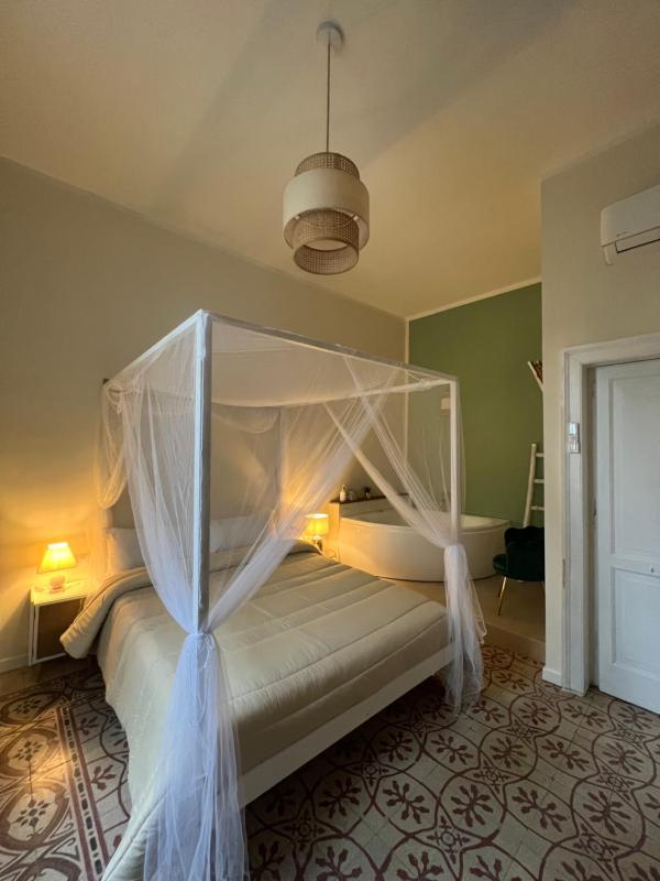 Borgo Marinaro Suite - image 10