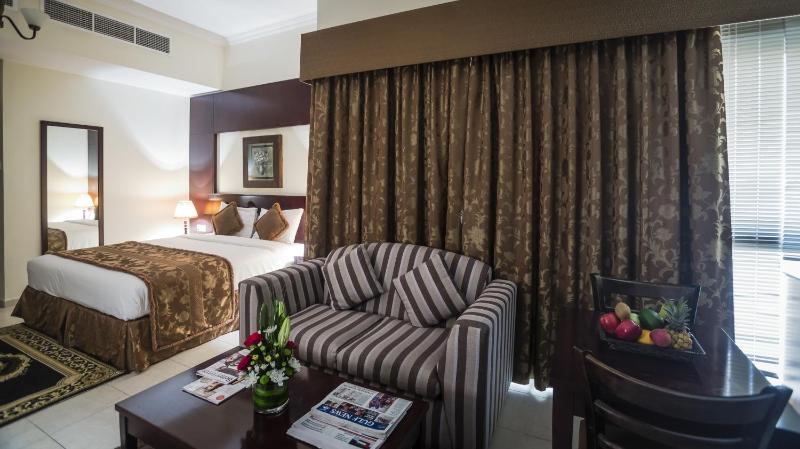 Executive 1-Bedroom Apartment image 3