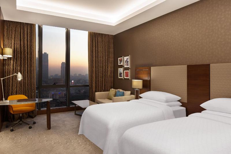 Deluxe Twin - High Floor image 1