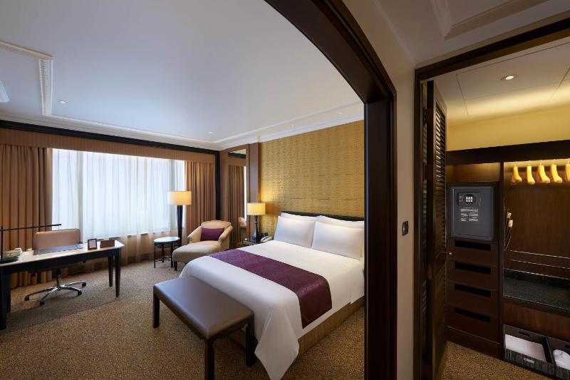 Luxury King Room image 3