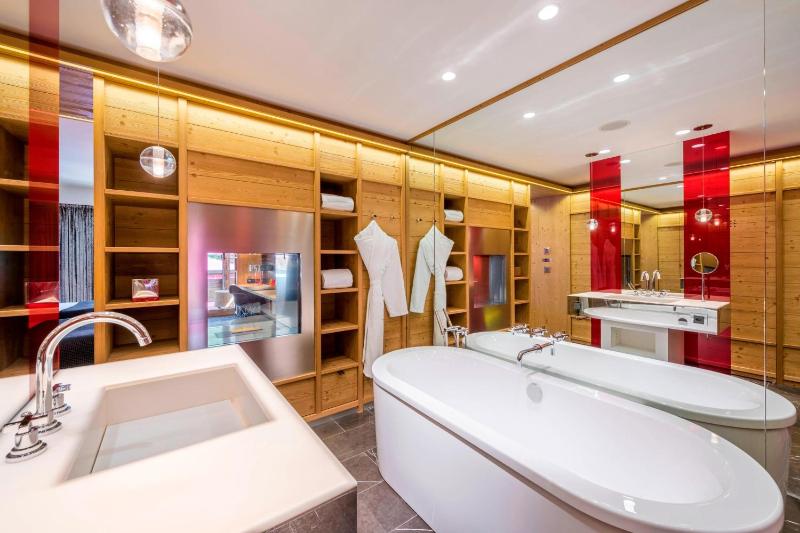 Cozy Room, Guest room, 1 King, No view, Fireplace, Balcony image 4