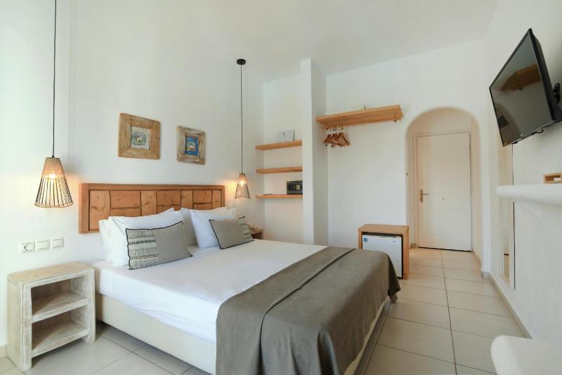 Double Room with Garden View image 1