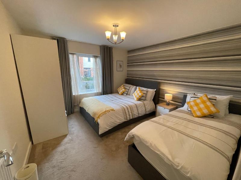 Two-Bedroom Apartment image 4