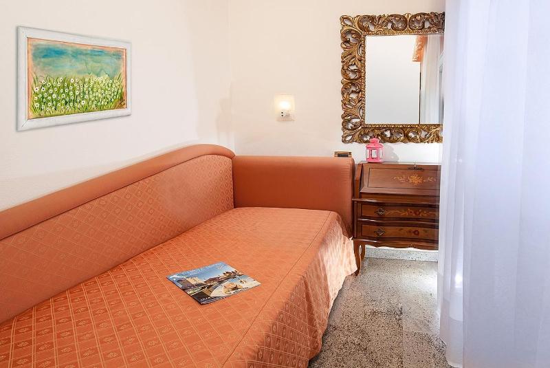 Triple Room with View image 4