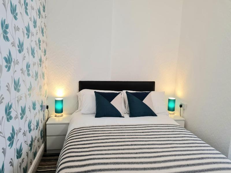 Triple Room with Shower image 1