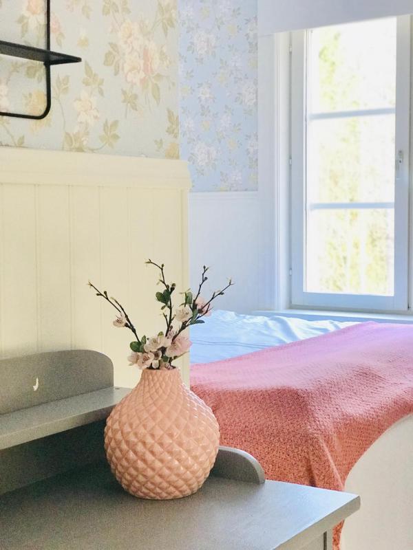Small Double Room image 2