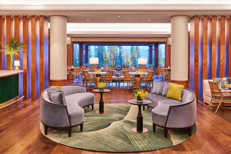 King Room with Resort View - Club level image 4