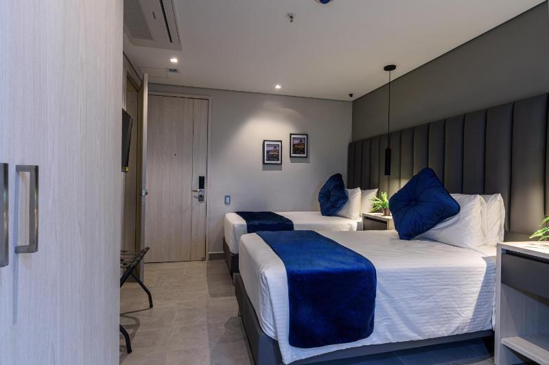 4 Sur Hotel - image 4