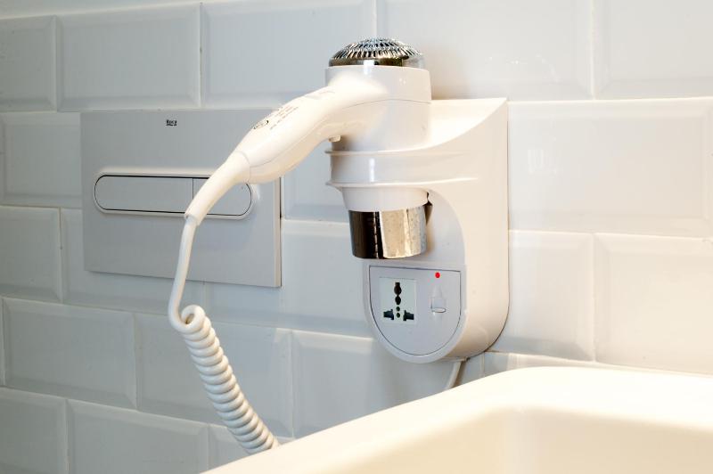 Double Room with Balcony image 4