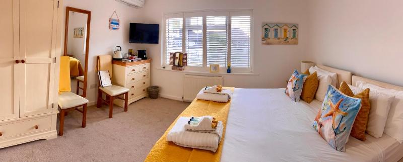 Superior Deluxe Double or Twin Room  image 1