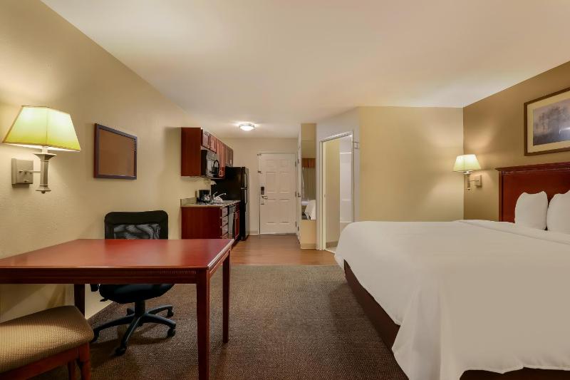 Efficiency One Room King Suite - Non Smoking image 3