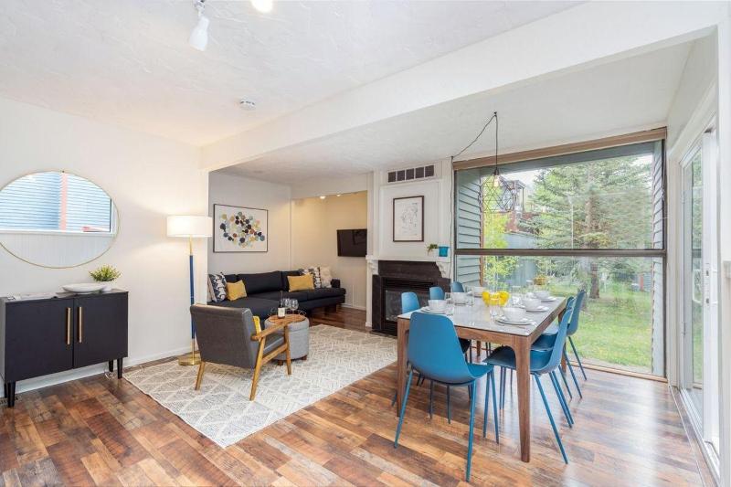 Space for All! Close to Lift 7 Fireplace Hot Tub condo - image 1