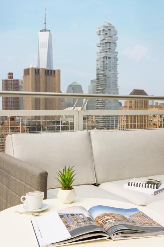 VIP King Suite with Balcony image 3