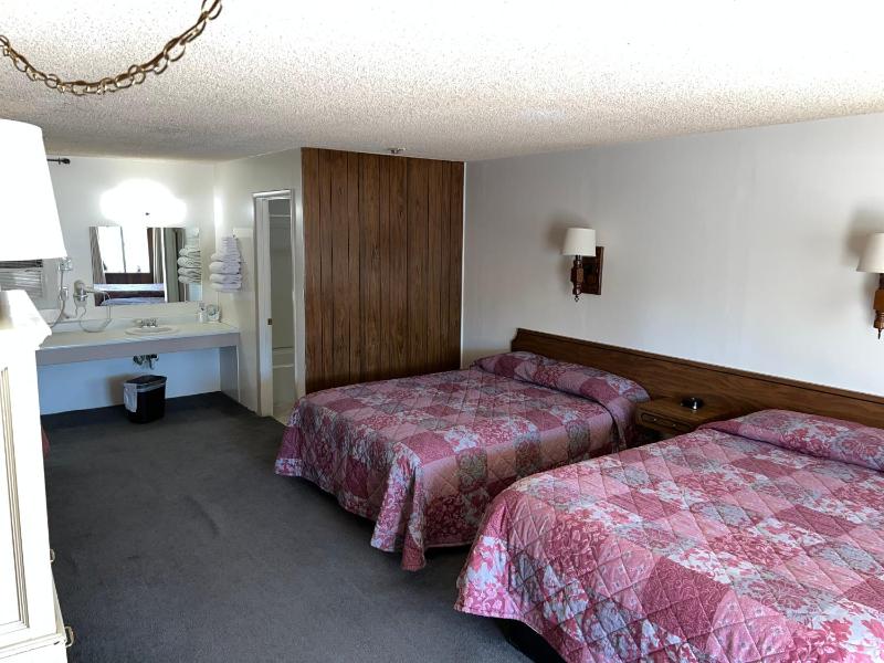Double Room image 3