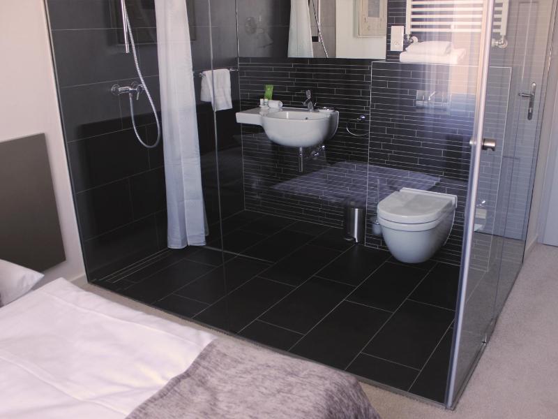 Single Room image 3