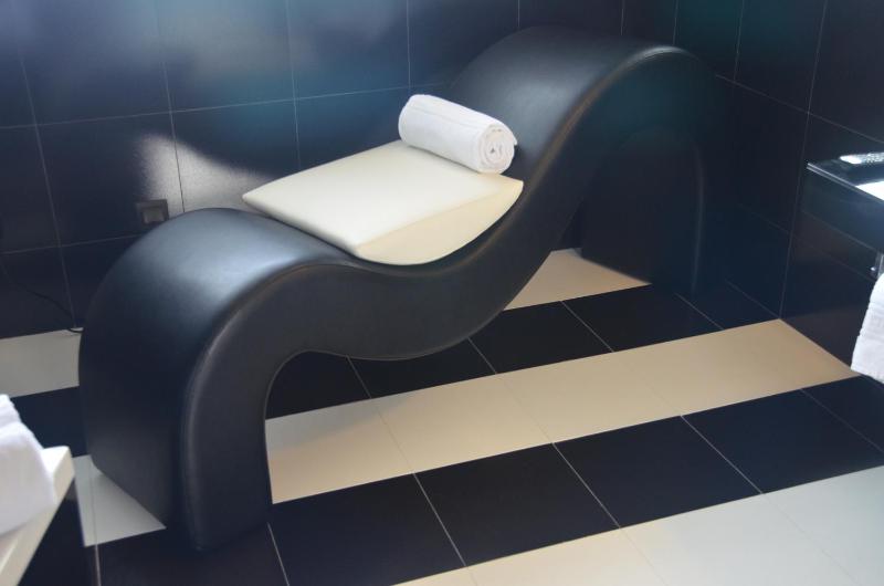 Deluxe Double Room with Spa Bath  image 2