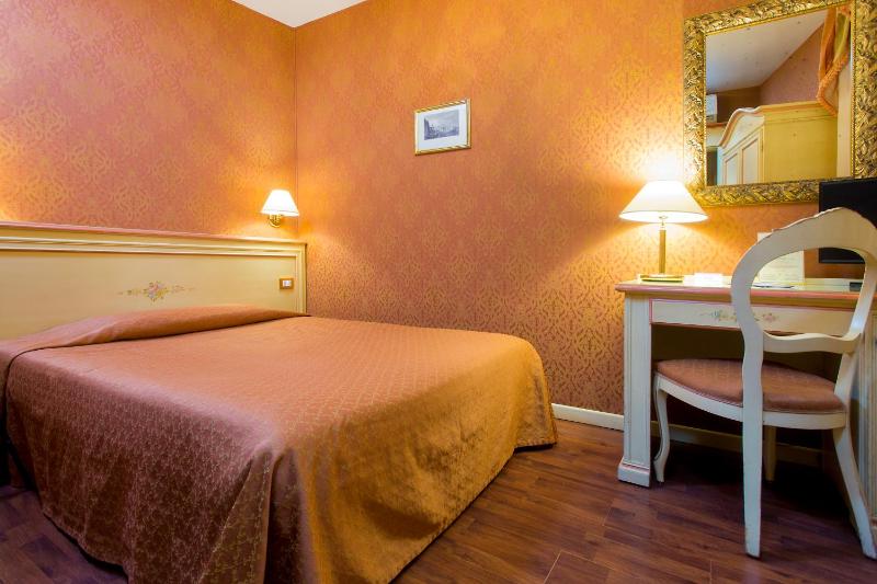 Single Room image 4