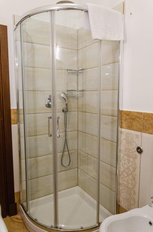 Standard Double or Twin Room with Balcony image 4
