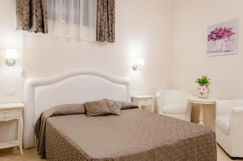 Comfort Triple Room image 1