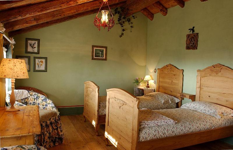 Double or Twin Room image 3