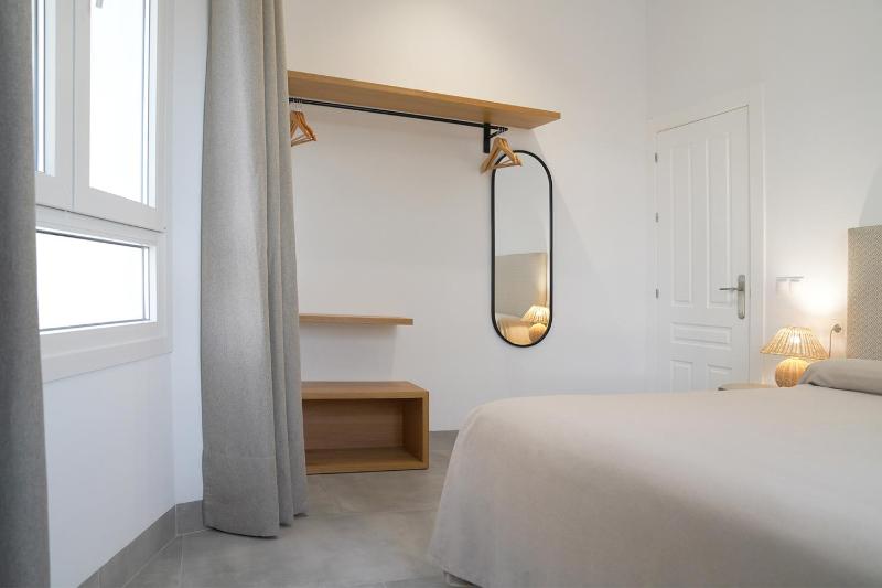 CASA DE LA VEGA SUITES - image 23