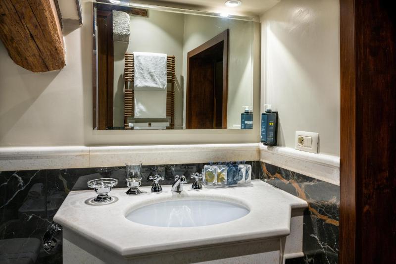 Junior Suite image 2