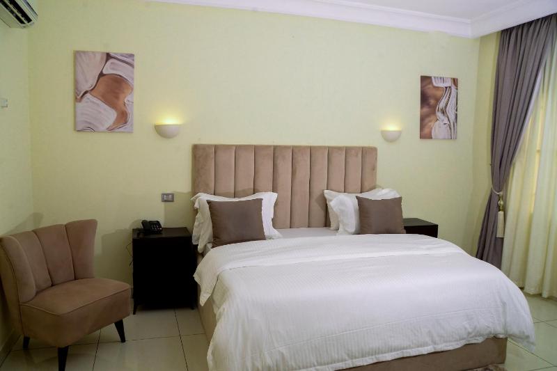 House 24 - image 4