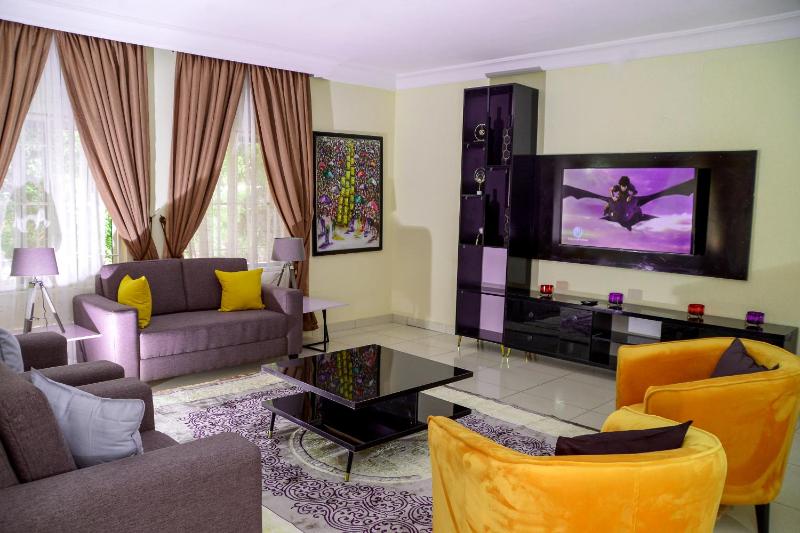 House 24 - image 8