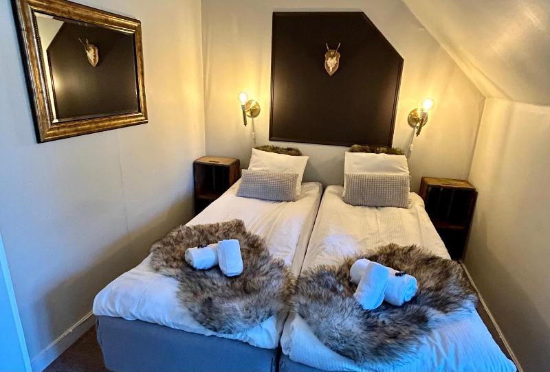 Twin Room image 1