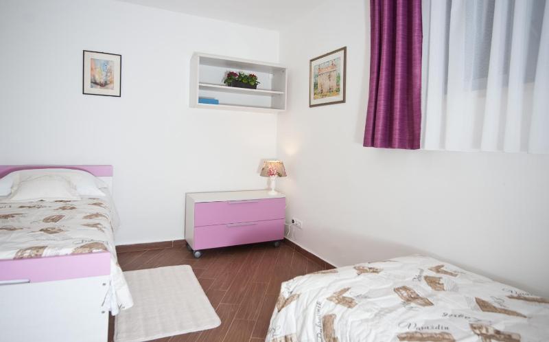 Apartment Lina near beach&Old town - image 11