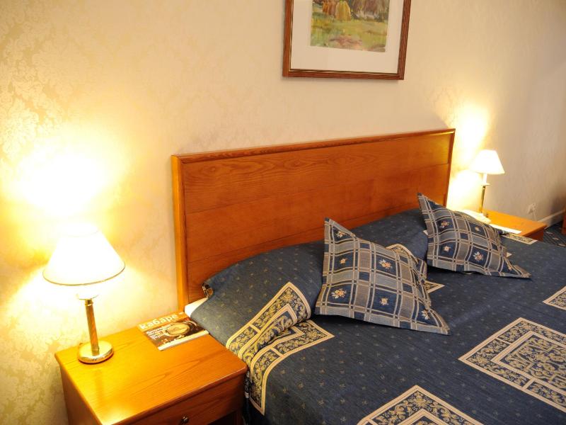 Standard King Room image 4