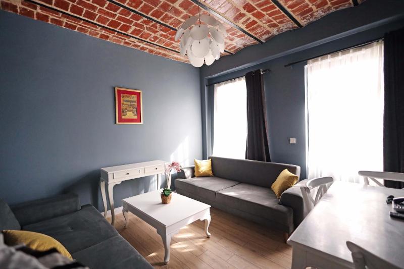 Executive Suite image 3