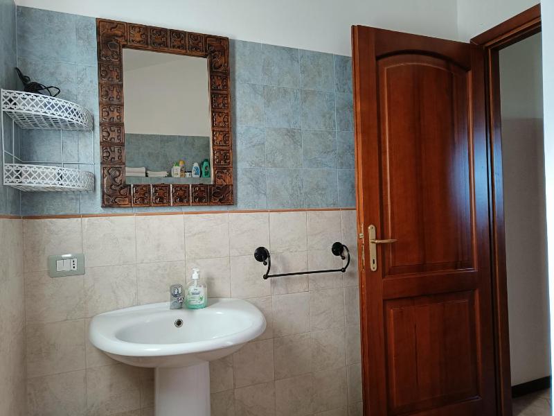 One-Bedroom Apartment image 3