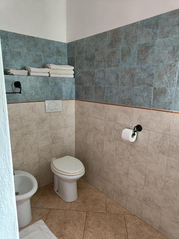 One-Bedroom Apartment image 2
