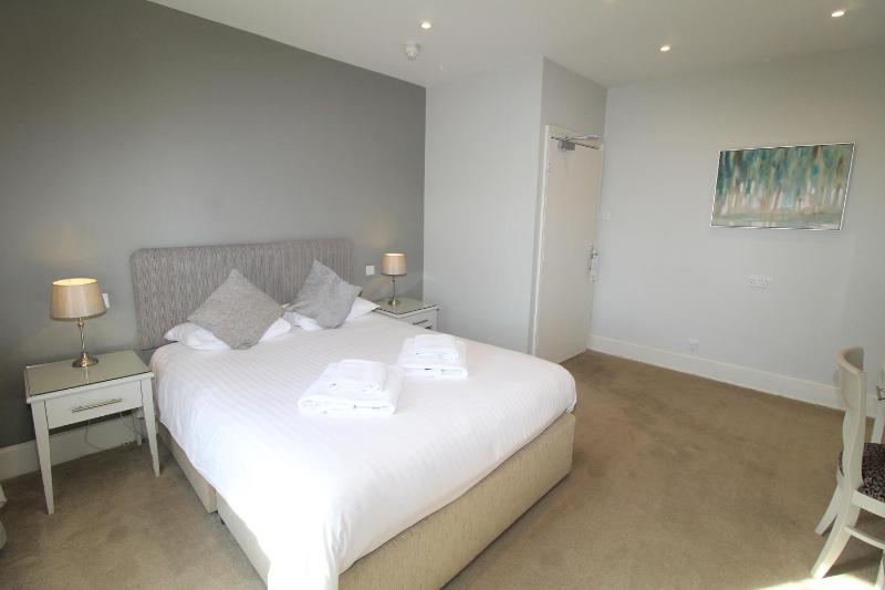 Superior Double Room image 2