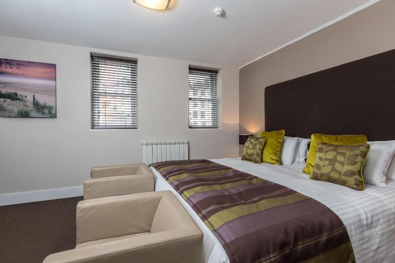 Superior Deluxe Double or Twin Room  image 3