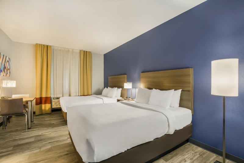Efficiency Queen Suite with Two Queen Beds - Non Smoking image 2