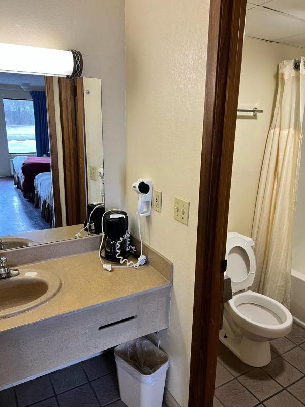 Suite with Two Queen Beds - Non-Smoking image 2