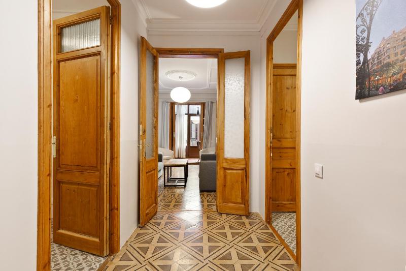 Central Apartments Barcelona - image 5
