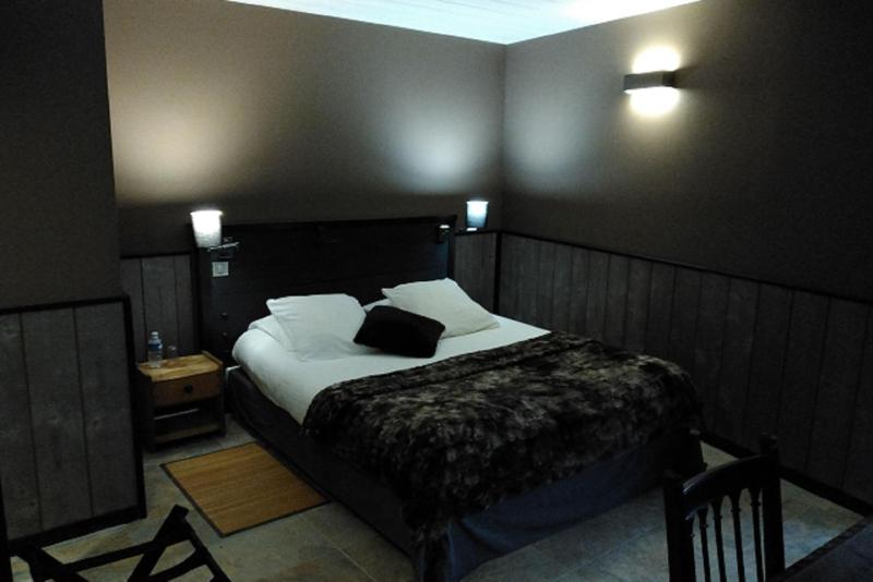 Standard Double Room image 4