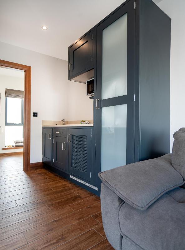 Junior Suite with Balcony image 4