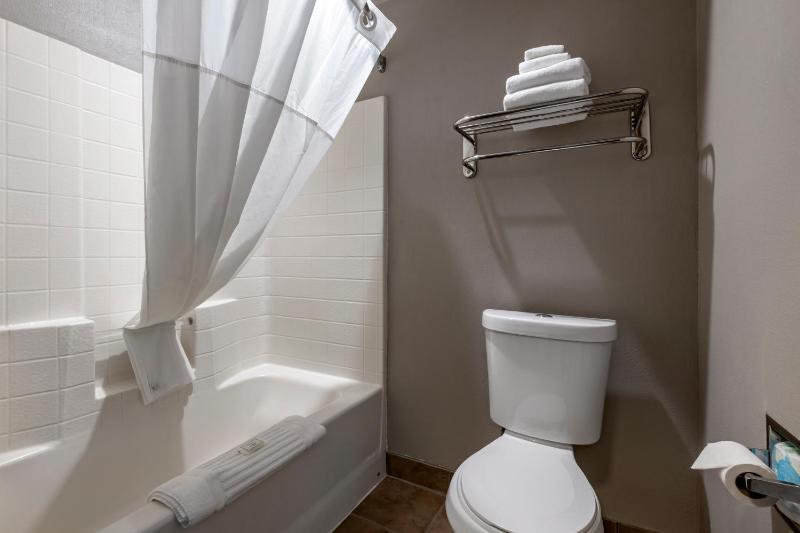 King Room - Non-Smoking image 2